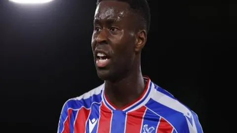 【青春闪耀！20岁阿根廷新星埃切维里加盟赫罗纳，曼城官方宣布短期租赁新篇章】